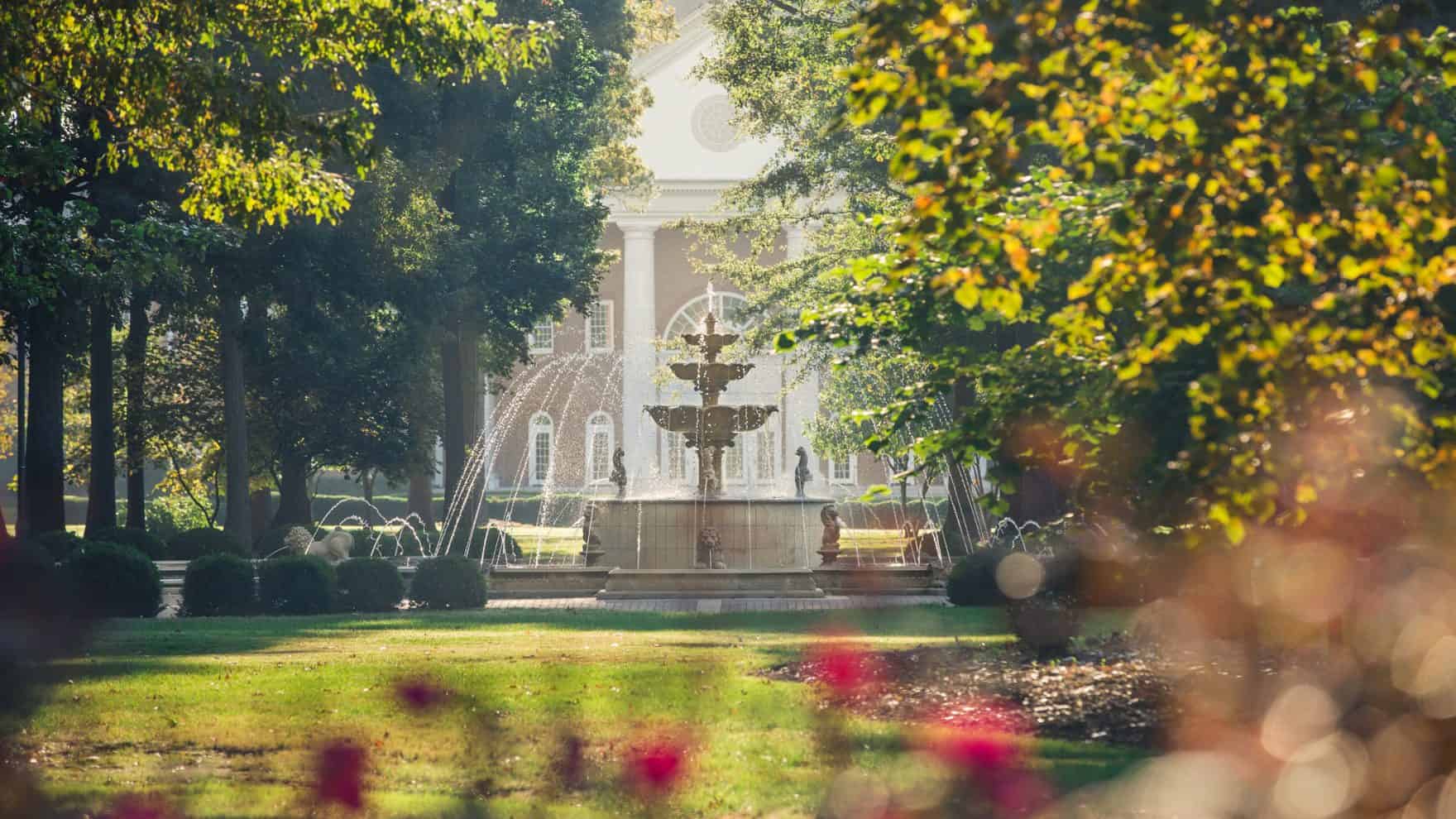 Fountain on Regent University's Campus during the Spring time