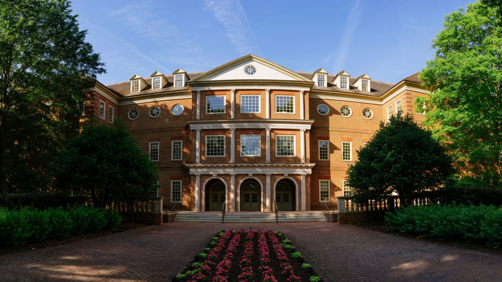 Robertson Hall on Regent University's campus, which holds the Regent School of Law