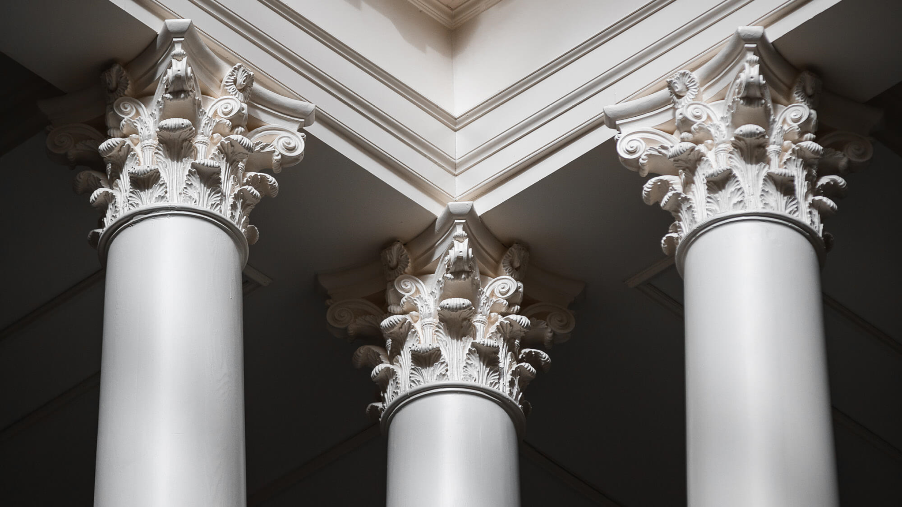 Photo of a Corinthian column inside of Robertson Hall at Regent University in Virginia Beach: Explore giving opportunities at Regent Law School.