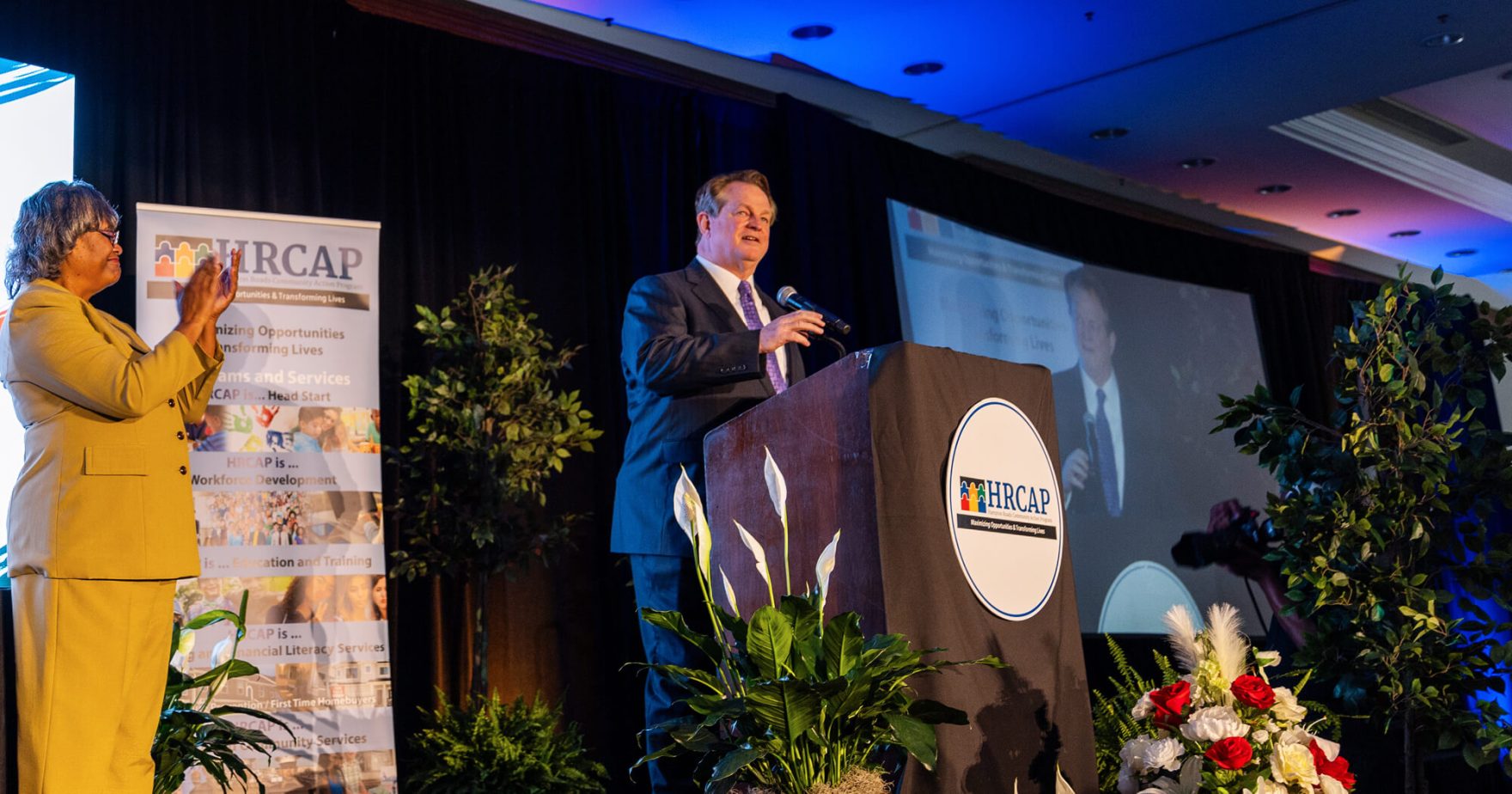 Chancellor Gordon Robertson Receives 2024 Community Builders Award